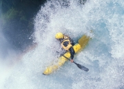 开云在线直播-F1街道赛焦点战，皇马火力压制智利，当引擎轰鸣撞上足球狂欢